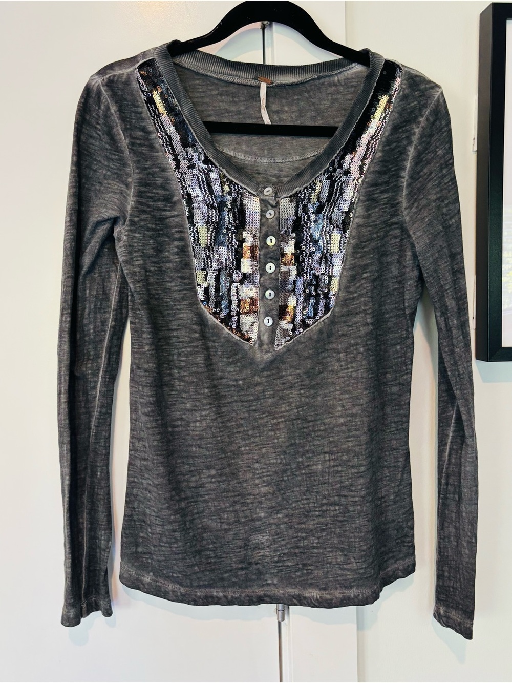 Free People Cotton + sequin long sleeve grey tshirt size small - Picture 2 of 6